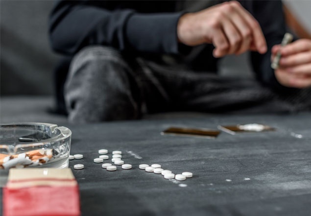 Наркотики сужающие зрачок как в шкафе вырастить марихуану